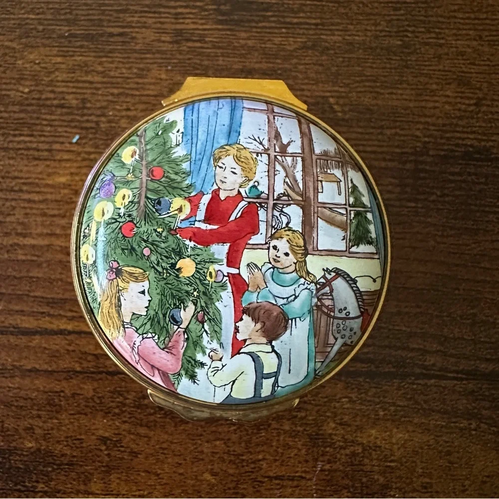 Halcyon Enamel Trinket box Victorian Christmas and Family Collectables - Picture 2 of 5